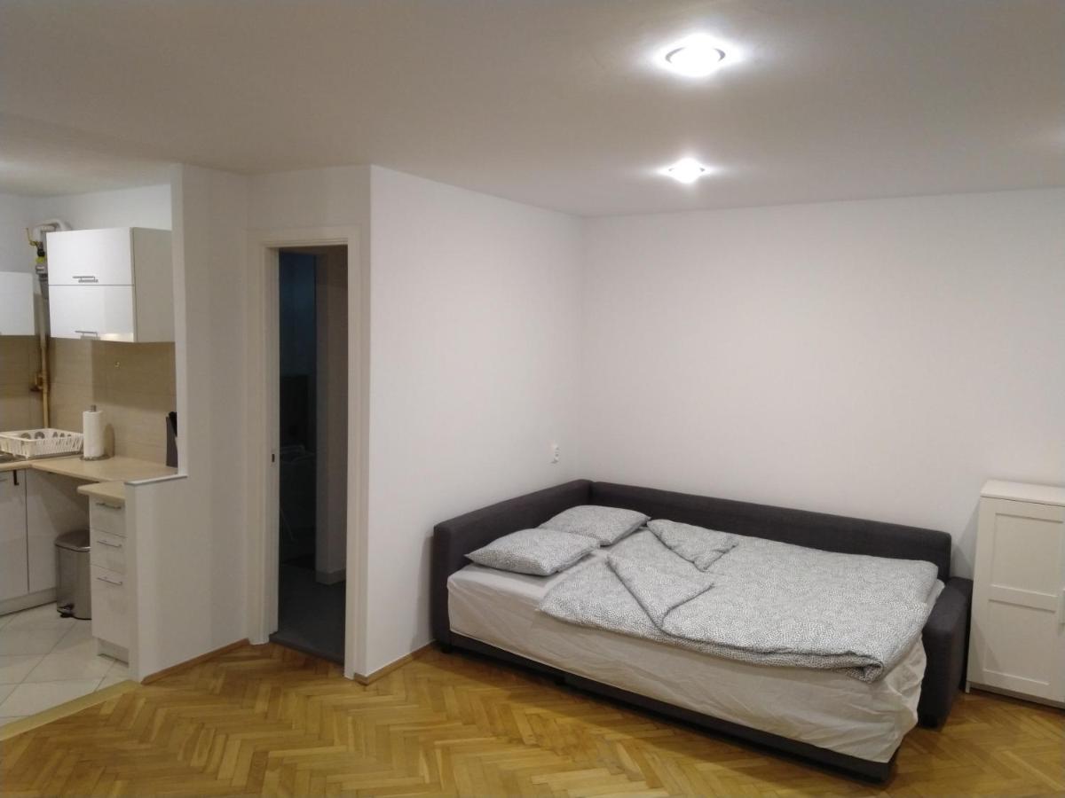 Apartament Zielona Wierzba Blisko Sky Tower Apartment วรอตซวาฟ ภายนอก รูปภาพ