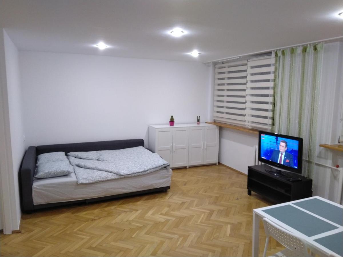 Apartament Zielona Wierzba Blisko Sky Tower Apartment วรอตซวาฟ ภายนอก รูปภาพ