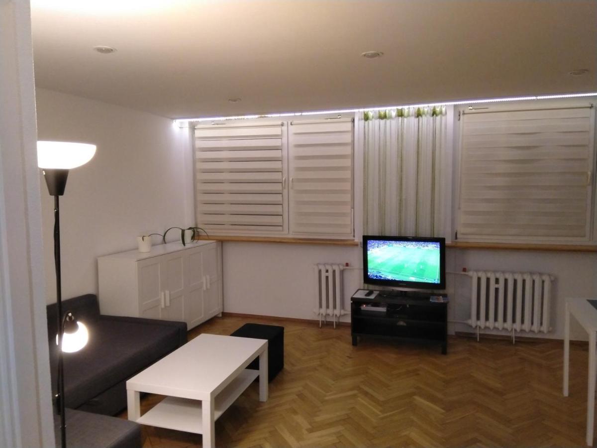 Apartament Zielona Wierzba Blisko Sky Tower Apartment วรอตซวาฟ ภายนอก รูปภาพ